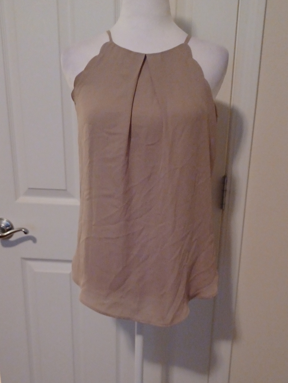 << Sleeveless Taupe Halter Neck Women's Top